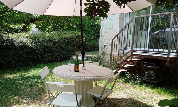 Chissay-en-Touraine Casa | Estupenda casa de vacaciones privada para 3 personas con WIFI, TV, mascotas permitida y aparcamiento