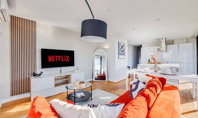 Central Milton Keynes Apartamento | Stunning Penthouse in City Centre w/ Free Parking
