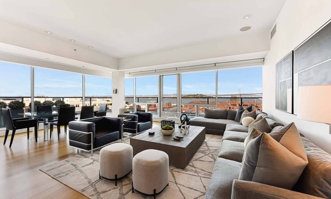 North Beach Apartamento | Stunning Penthouse Apartment with Panoramic Views