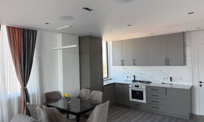 Kobuleti Apartamento | Stunning Penthouse with Sea, Mountain & City Views Central Kobuleti This elegant