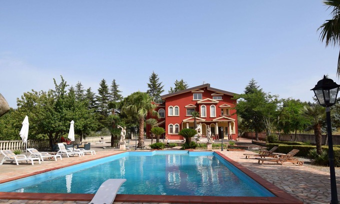 Castrovillari Villa | Casa de vacaciones privada con jacuzzi, WIFI, piscina privada, patio, vista panorámica