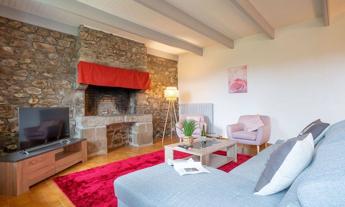 Plouzelambre Villa | Estupenda casa de vacaciones privada para 6 personas con WIFI, TV, mascotas permitida y aparcamiento