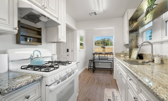 Camarillo Casa | Stunning Private House with large Patio