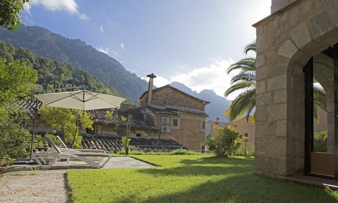 Fornalutx Villa | Casa de vacaciones privada con A/C, WIFI, piscina privada, TV, patio, vista panorámica