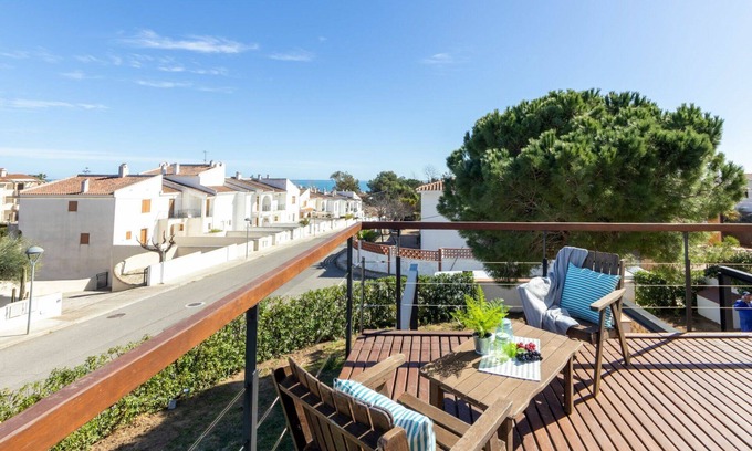 L'Ampolla Casa | Preciosa casa de vacaciones privada con A/C, WIFI, piscina privada, TV, patio, aparcamiento