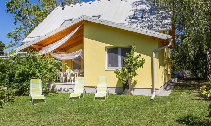 Balatonbereny Casa | Preciosa casa de vacaciones privada para 8 personas con terraza y mascotas permitida