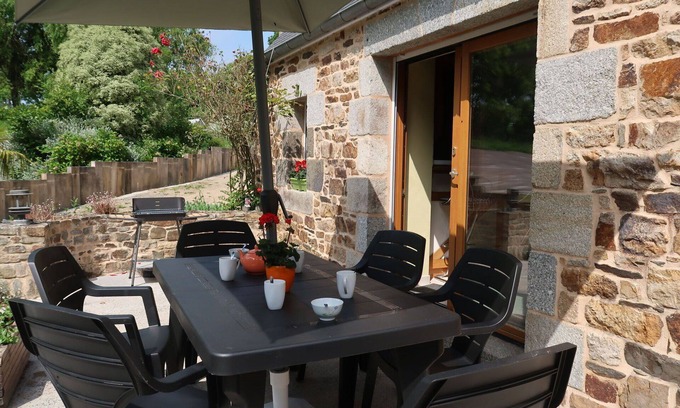 Ploulech Casa | Maravillosa casa de vacaciones privada con WIFI, TV, terraza, mascotas permitida y aparcamiento
