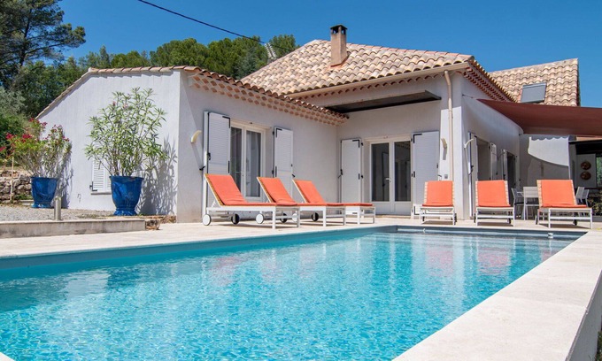 Salernes Casa | Maravillosa casa de vacaciones privada con A/C, piscina privada, WIFI, TV, terraza, aparcamiento