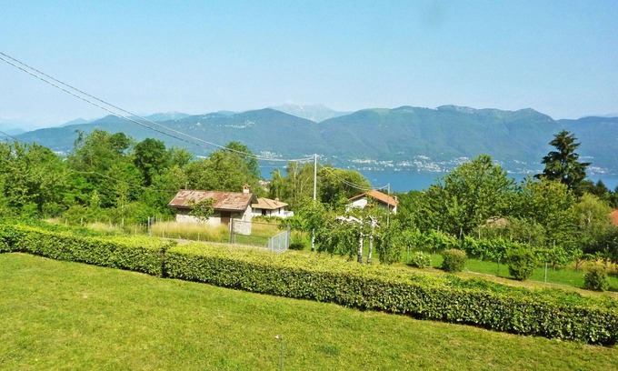 Porto Valtravaglia Casa | Estupenda casa de vacaciones privada con WIFI, TV, terraza, mascotas permitida y aparcamiento
