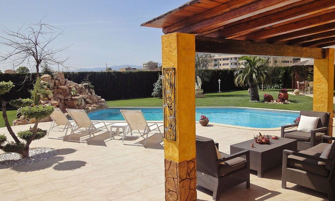 L'Aldea Casa | Casa de vacaciones privada con A/C, WIFI, piscina privada, jacuzzi, TV, patio