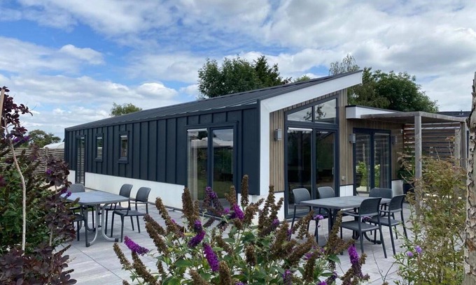 Linden Casa | Estupenda casa de vacaciones privada para 8 personas con WIFI, TV, terraza y aparcamiento