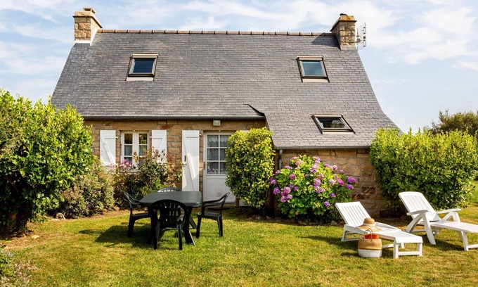 Crozon Casa | Estupenda casa de vacaciones privada con WIFI, TV, mascotas permitida y aparcamiento