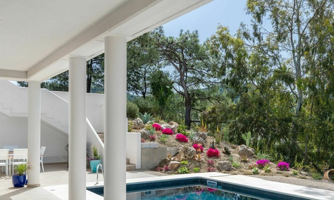 Pastida Villa | Casa de vacaciones privada con WIFI, A/C, piscina privada, TV, balcón, vista panorámica
