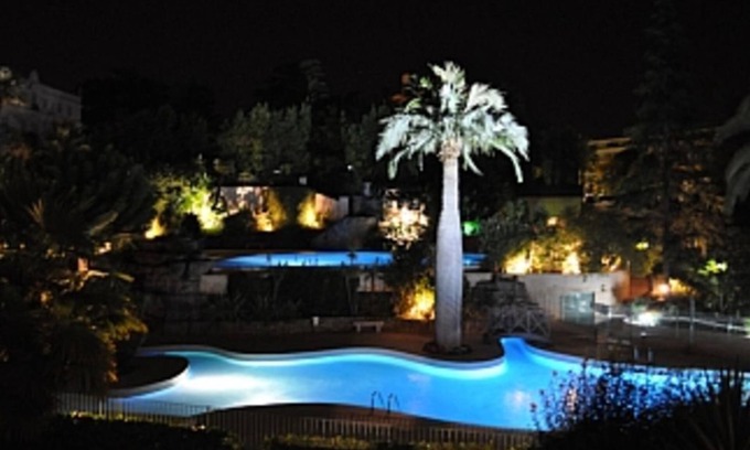 California - Pezou Apartamento | Impresionante propiedad en residencia segura con piscina y parking