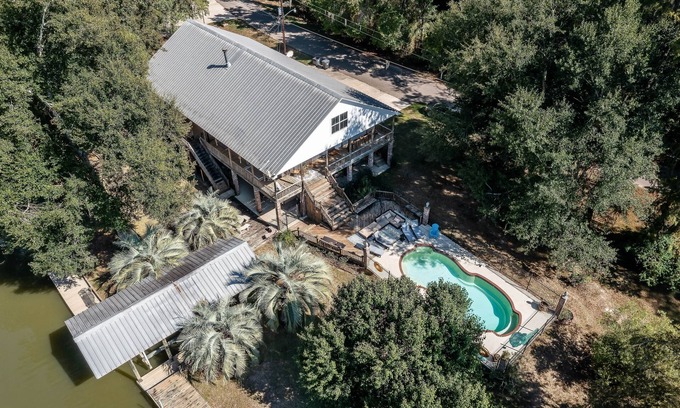 Port Vincent Casa | Stunning Riverside Retreat With Private Pool 5 Bedroom Home by RedAwning