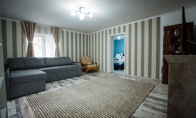 Campulung Moldovenesc Casa | Stunning 5 Bed House in Campulung Moldovenesc