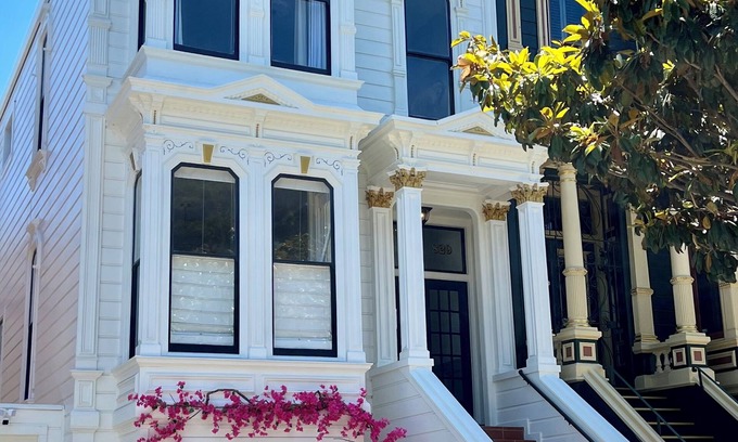 Lower Haight Condominio | Stunning San Francisco Victorian two bedroom condo in the heart of San Francisco