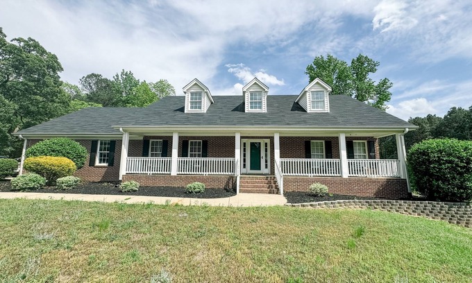 Sanford Casa | Stunning Sanford home with privacy and a beautiful view.
