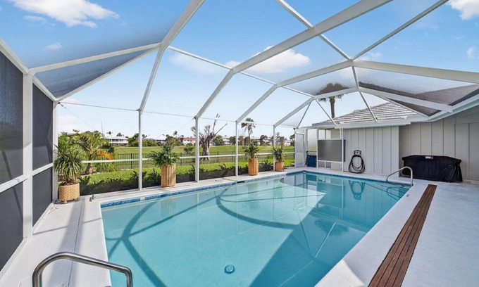 Beachview Country Club Estates Casa | Stunning Sanibel Island Vacation Rental - Beach Therapy