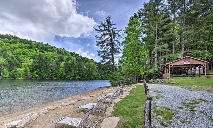 Sapphire Casa | Stunning Sapphire Valley Resort Townhome w/ Perks!
