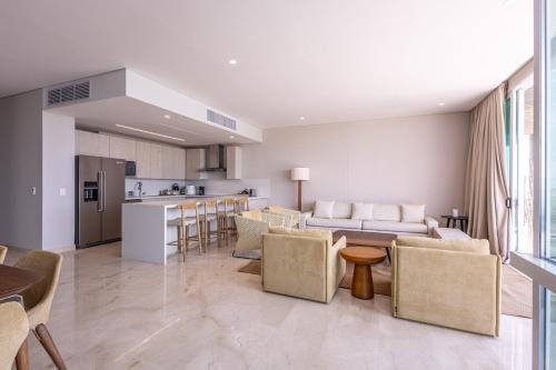 Porto Nao Apartamento | Stunning Sea Views from 3BR Penthouse F3