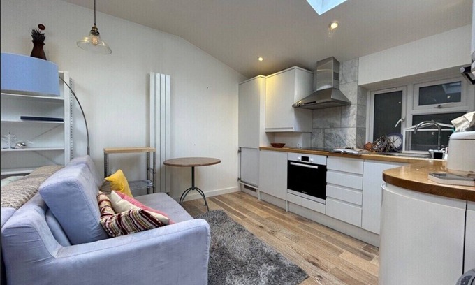 Headington Casa | Stunning, Spacious 5 Bed House w/ Parking