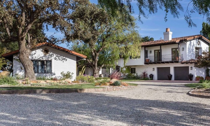 Santa Ynez Casa | Stunning Spanish Oasis Retreat
