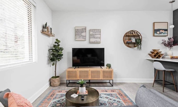 Meridian-Kessler Apartamento | Stunning Studio Apt near Broad Ripple CozySuites