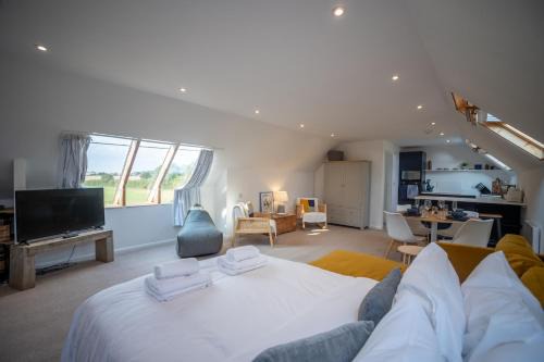 Bartestree Apartamento | Stunning Studio with Countryside Views & Parking