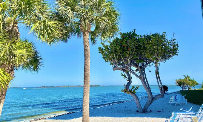 Punta Rassa Condominio | Stunning Sunsets & Water Views w/ Heated Pool & Beach Near Sanibel