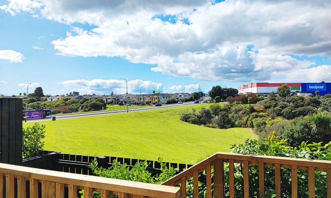 Golflands Casa | Stunning Townhouse with View - Walking to Botany Town Center