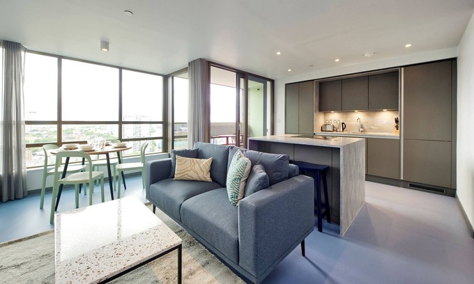 Poplar Apartamento | Stunning two-bedroom Poplar flat with city views