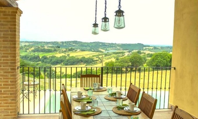 Schifanoia Villa | Impresionante casa de campo de Umbría y piscina infinita con vistas al valle D'orza