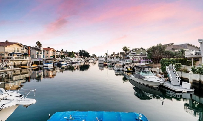 Channel Islands Casa | Stunning, upscale waterfront house in Oxnard, CA