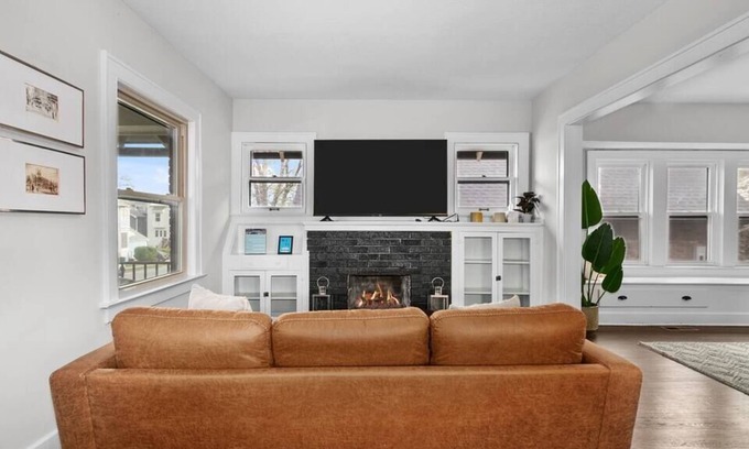 Plaza Westport Casa | Stunning Urban Oasis Walk to Nearby Attractions!