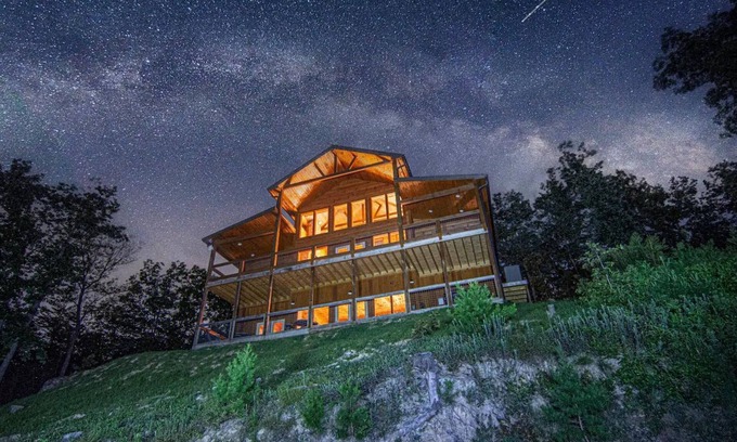 Sevierville Casa | Mountain Views | Heated | Pool Hot Tub | Luxurious Share Saved