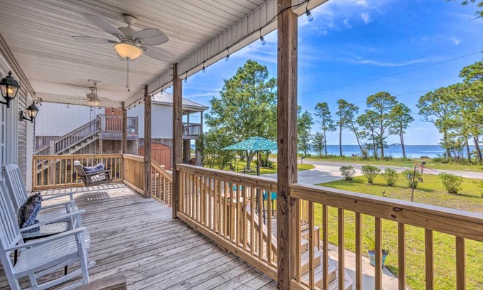 Dauphin Island Casa | Stunning Views and Waterfront Fun Aloe Bay Home