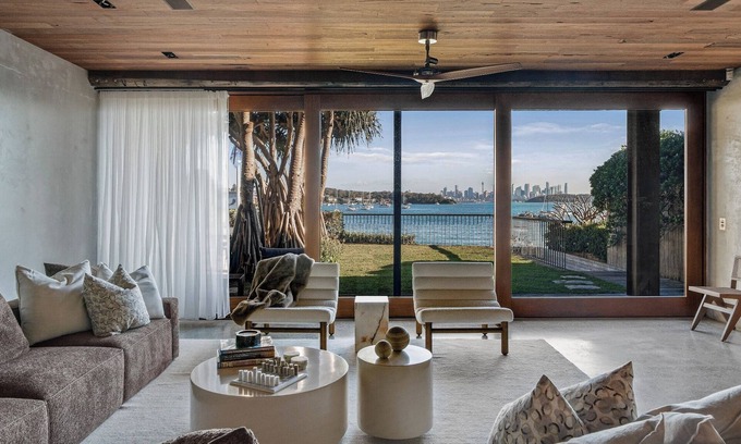 Watsons Bay Condominio | Stunning views in Watsons Bay with Beach Access