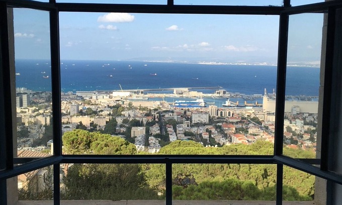 Haifa Apartamento | Impresionantes vistas, moderno apartamento en una antigua casa de piedra.
