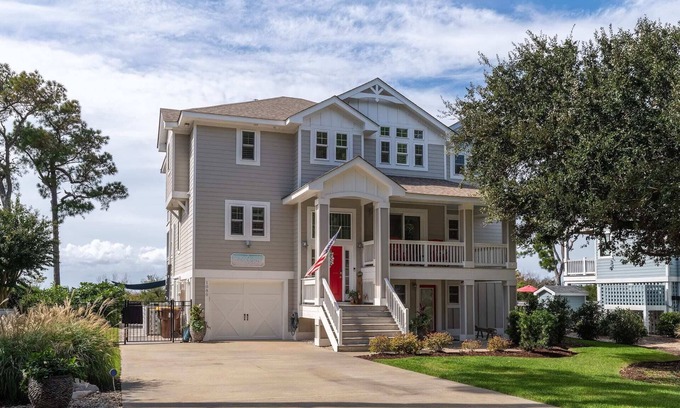 Corolla Light Casa | Stunning Views With Pool, Family Room, Resort Perks