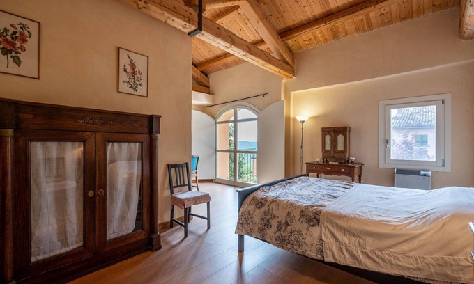 Alfiano Natta Casa | Estupenda casa de vacaciones para 7 personas con WIFI, balcón, mascotas permitida y aparcamiento