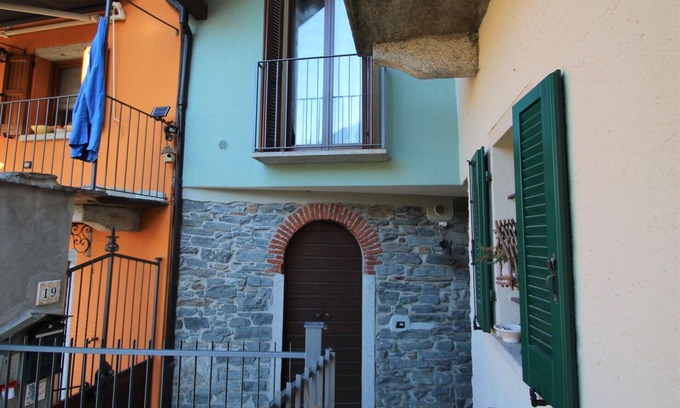 Mergozzo Casa | Preciosa casa de vacaciones para 2 personas con WIFI, TV y aparcamiento