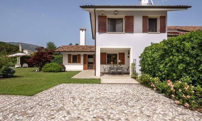 Sequals Casa | Preciosa casa de vacaciones para 7 personas con A/C, WIFI, TV, terraza y aparcamiento