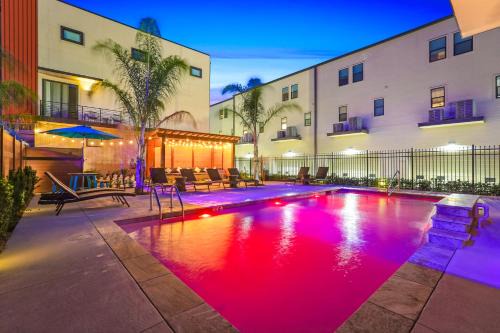 Mid-City Casa | Stunning Villas with Modern & Open Layout