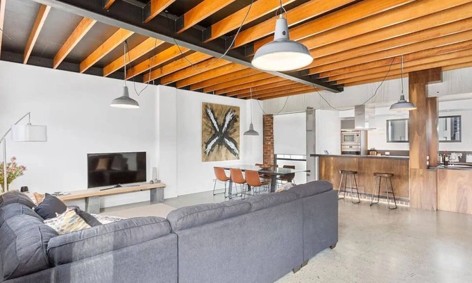 Hobart Central Business District Apartamento | Stunning Warehouse Pad Moments from the Waterfront