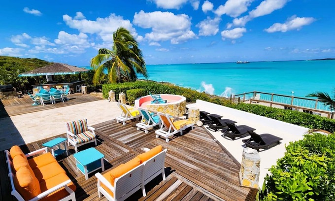 Great Exuma Villa | Nuevas comodidades-Waterfront - HGTV Bahamas Life! -Mejor vista al puerto