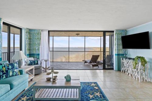 Punta Rassa Casa | Stunning Waterfront Residence with Panoramic Water Views
