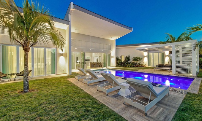 Gibbs Bay Villa | Impresionante West Coast Villa minutos de Mullins Beach