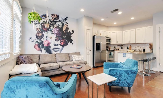 West End Casa | Stunning West end Condo - close to everything Nashville has to offer!