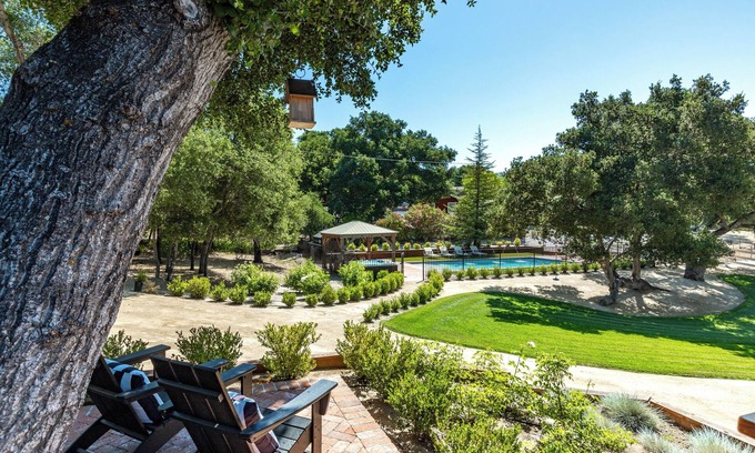 Atascadero Casa | AMAZING! Wild Oaks Retreat. Pool, Spa, Game Room, EV Charger, Wine Country.
